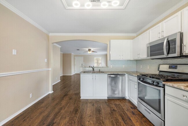 Building Photo - 104 Brentwood Dr