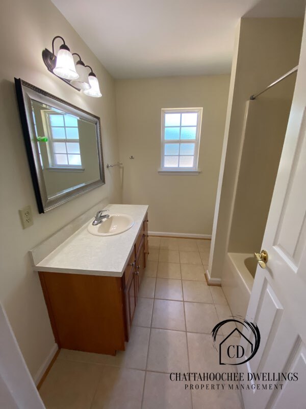 Building Photo - 322 Wright Oaks Ct