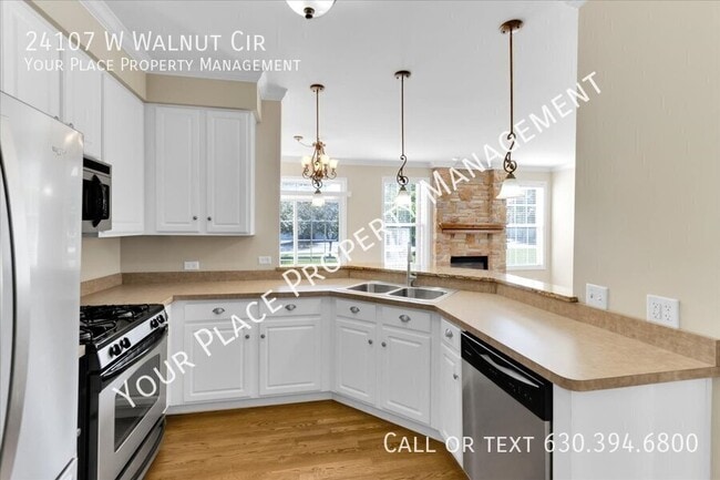 Building Photo - 24107 Walnut Cir