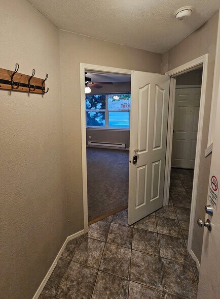 Bottom Level bedroom - 1802 SE Cutter Ln