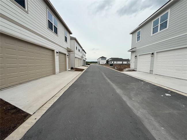 Building Photo - 2949 Sailhouse Dr
