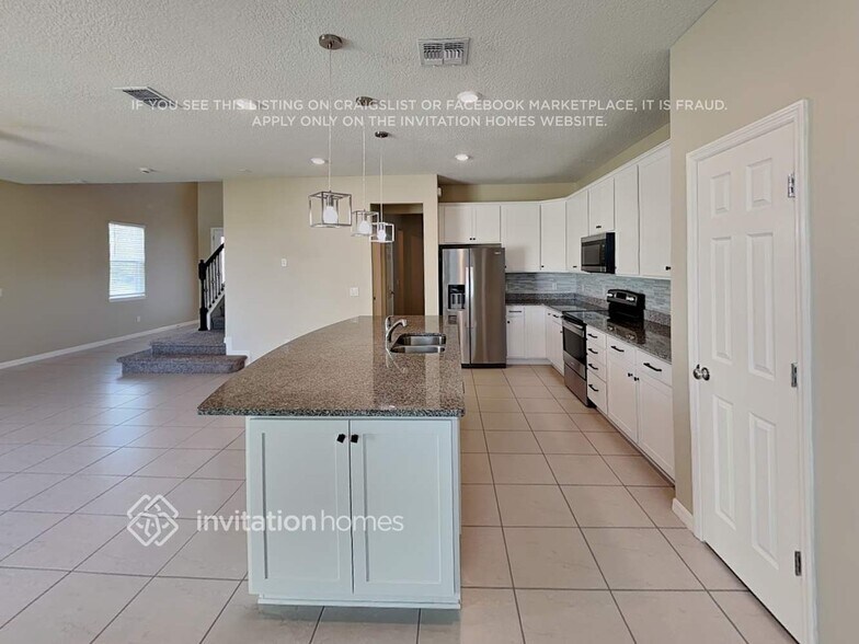 Building Photo - 2275 Bur Oak Blvd