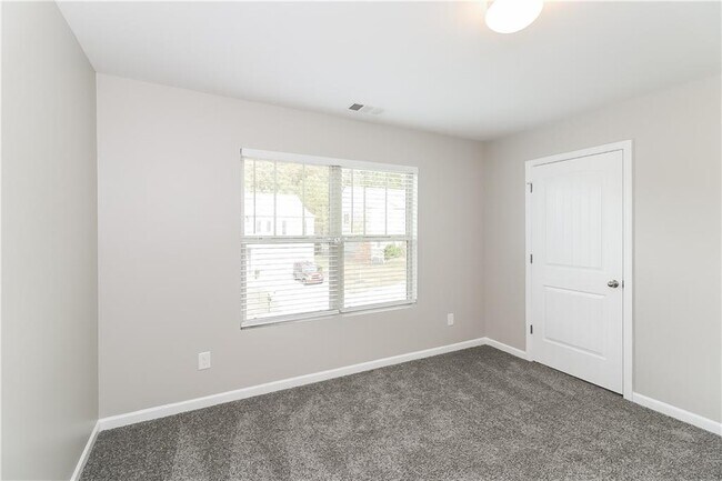 Building Photo - 315 Heritage Club Cir