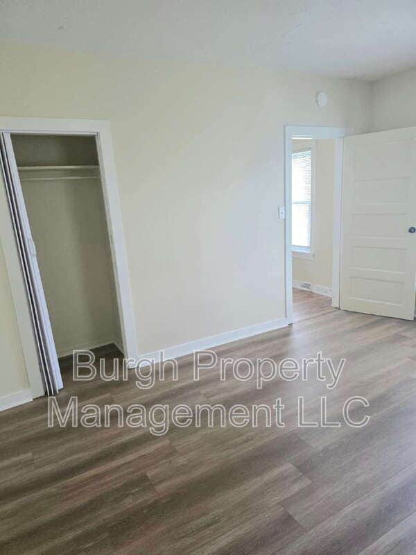 Building Photo - 222 Vine St