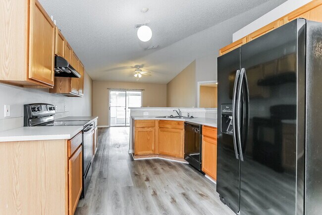 Building Photo - 98 Reeding Ridge Dr E