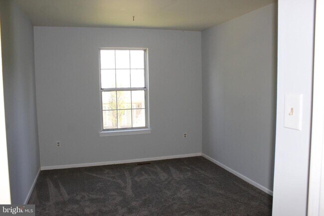 Building Photo - 211 Mews Dr