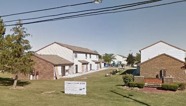 Building Photo - 1800 Oakwood Ave
