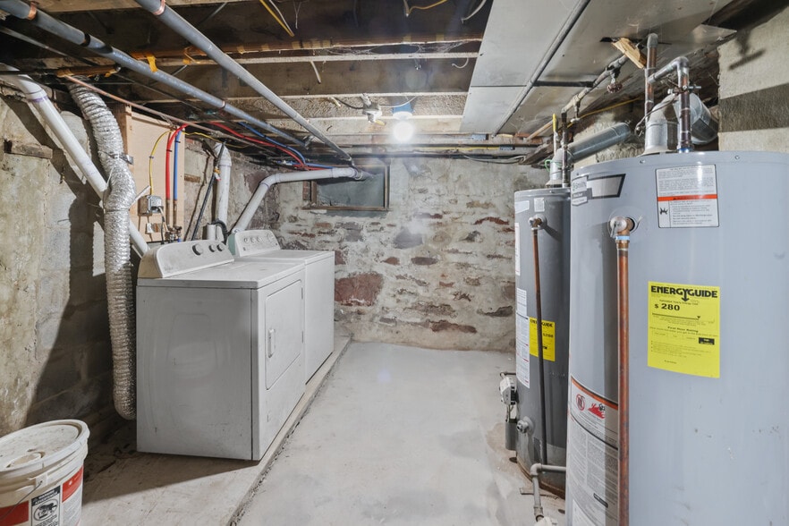 Building Photo - 126 Grant Ave