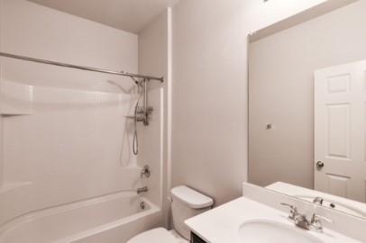 Building Photo - 1721 Vernon Dr