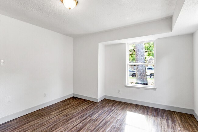 Building Photo - 23118 Whispering Willow Dr