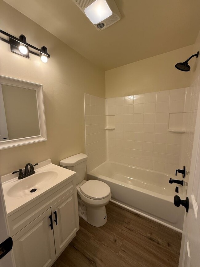 Building Photo - Newly Renovated 2BR in Downtown Myersville!