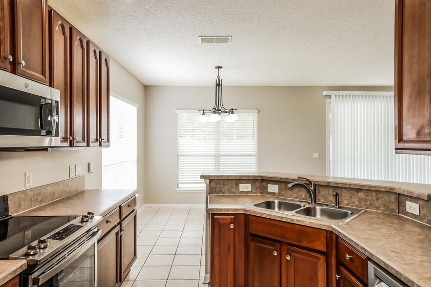 Building Photo - 3479 Waterford Oaks Dr
