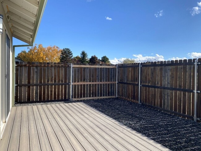 Building Photo - Updated 3 Bedroom in Dallesport