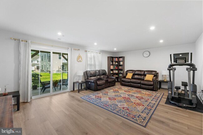 Building Photo - 56 Dolcie Ln