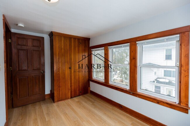 Building Photo - 15 8th St NW