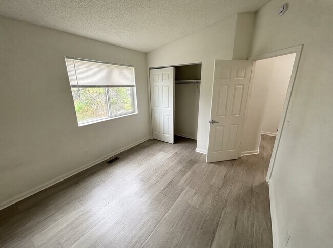 Building Photo - 694 Walden Cir
