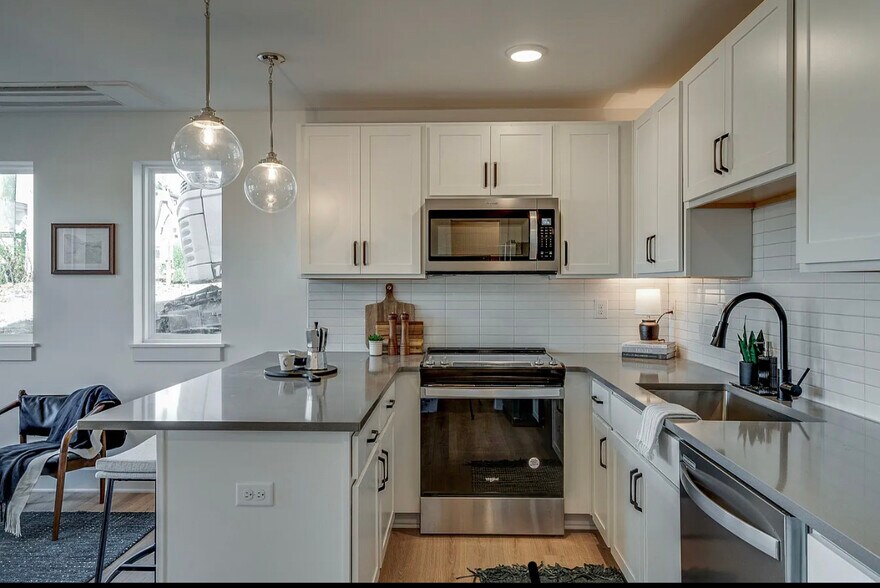 Kitchen - 102 Duke St