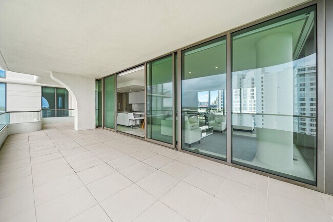 Building Photo - 200 Arkona Ct
