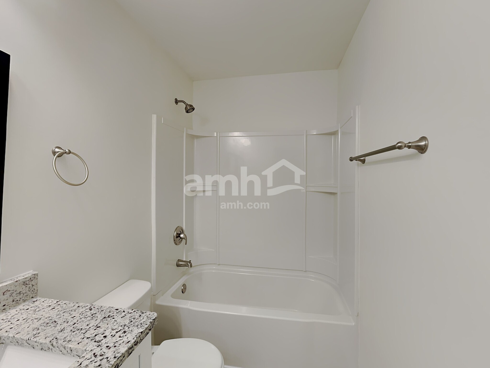 Building Photo - 290 Maxton Ave