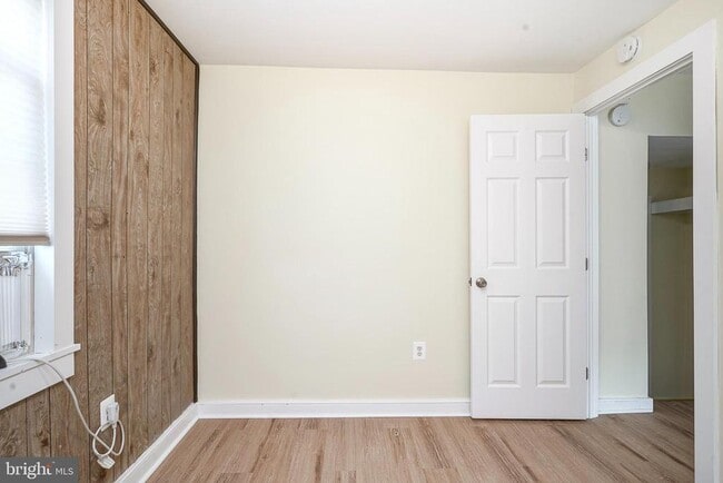 Building Photo - 19 E Millbrooke Ave