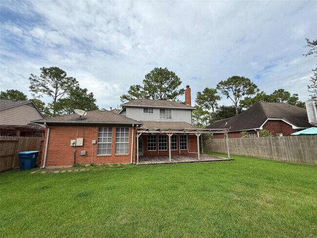 Building Photo - 14334 Fair Knoll Way