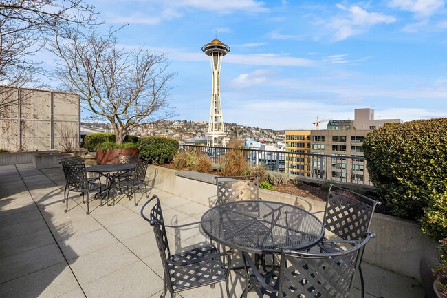 Building Photo - 2720 3rd Ave