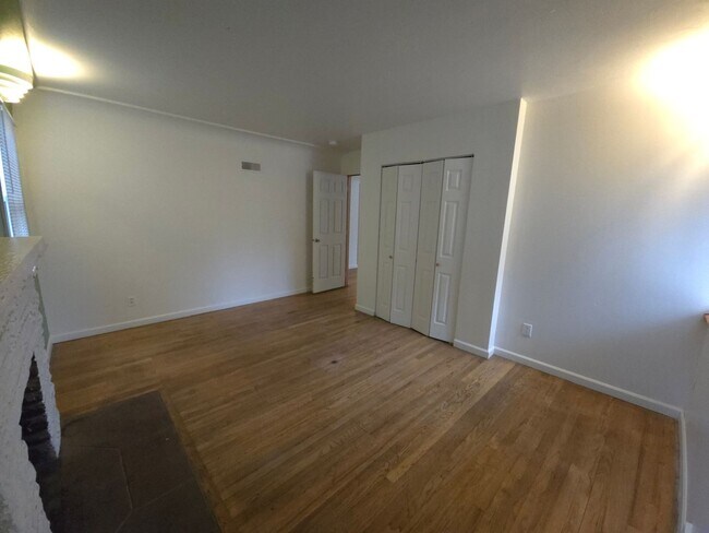 Building Photo - 1901 Baseline Rd