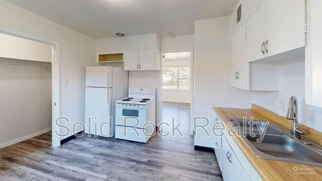 Building Photo - 1212 Janes Ln