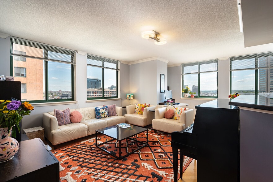 Living - 414 Water St