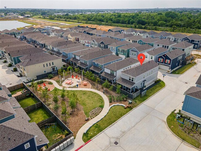 Building Photo - 614 Seabreeze Dr