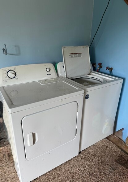 Building Photo - 206 W Main St