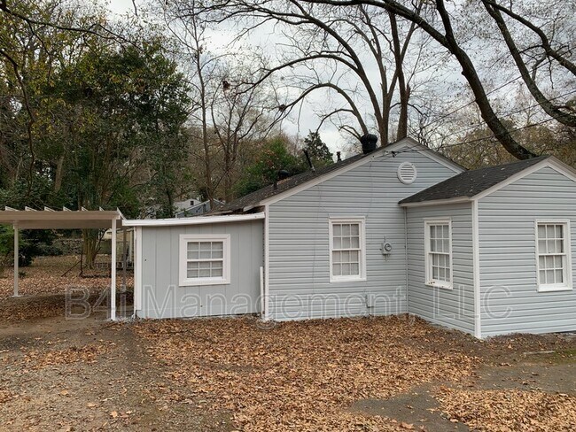 Building Photo - 4692 Beecher St