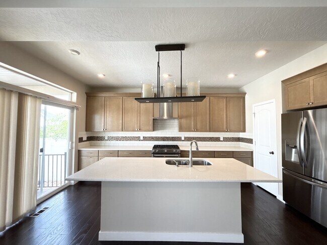 Building Photo - 2676 N Heston Park