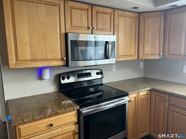 Building Photo - 49 Warner Rd