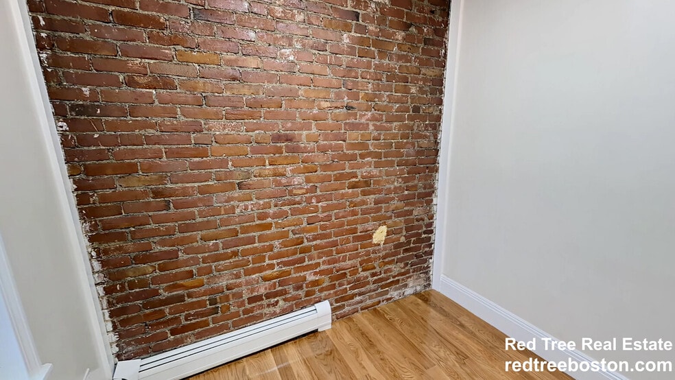 Building Photo - 49 Cameron St