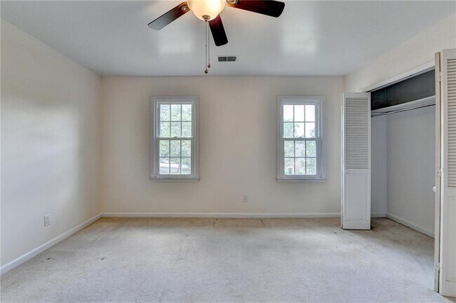 Building Photo - 478 Guilford Cir