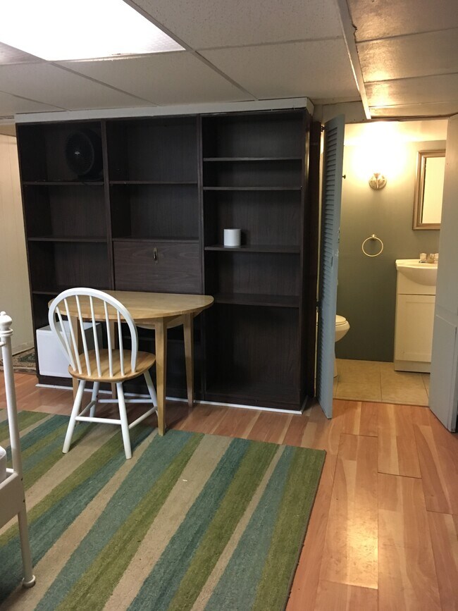 Building Photo - 2318 Eldridge St