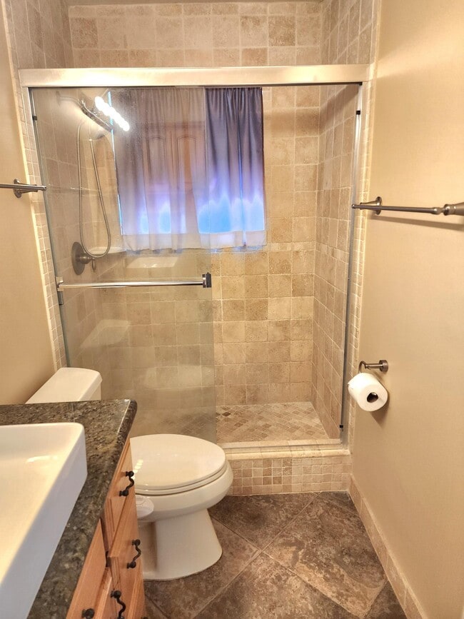 Building Photo - 191 SE 9th Ct