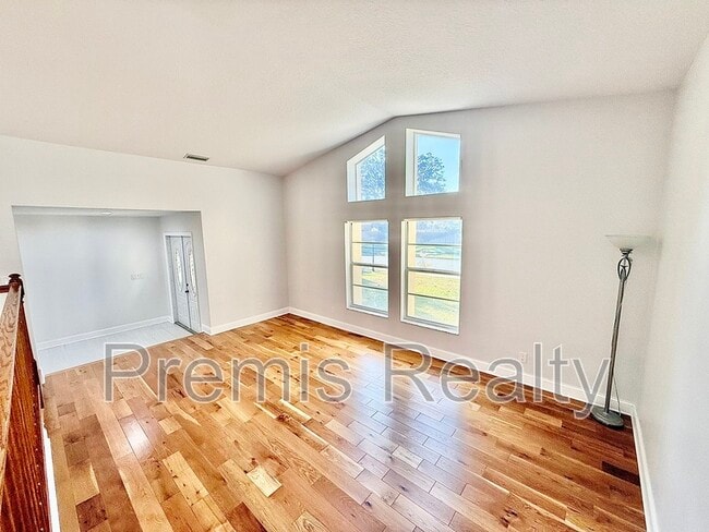 Building Photo - 957 Weathersfield Dr