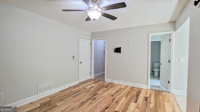 Building Photo - 2510 Cove Rd