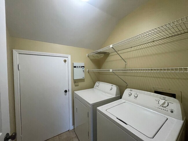 Building Photo - Sought after location so hurry!