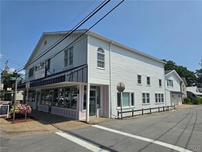 Building Photo - 1004 Main St