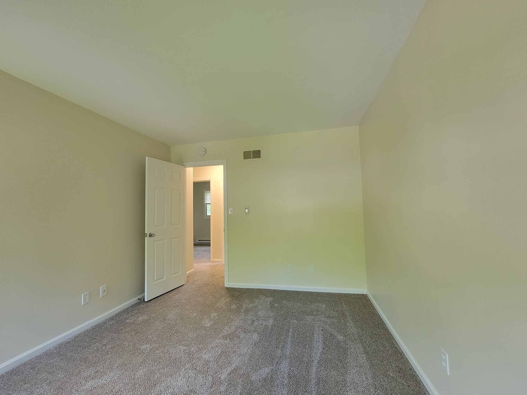 Building Photo - 32 Cranfield Ct