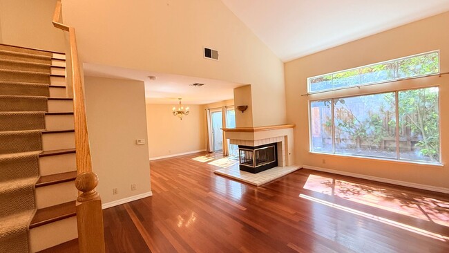 Building Photo - Charming and Move-in Ready 3BD/2.5BA, Two-Story Townhouse in Miravilla at Gale Ranch, San Ramon- ...