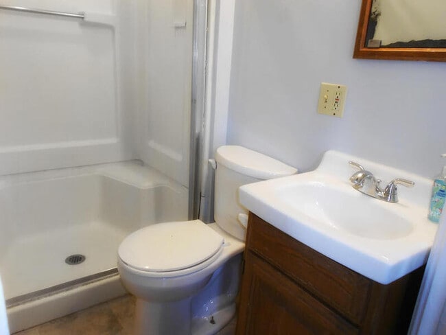 Building Photo - 121 Brady Rd