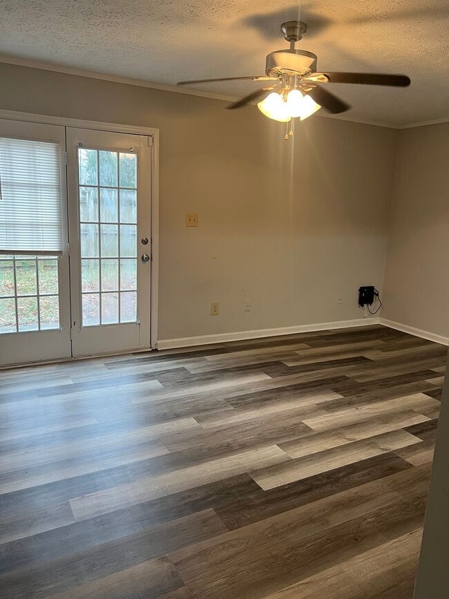 Building Photo - 365 Deputy Ln