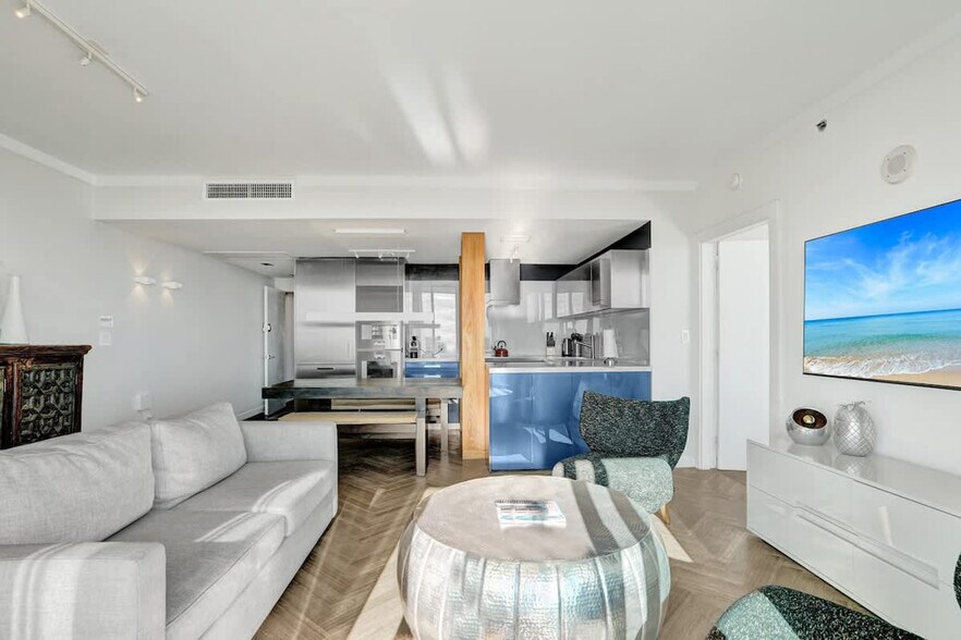 Building Photo - 2889 McFarlane Rd