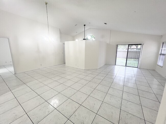 Building Photo - 210 Maddy Ln