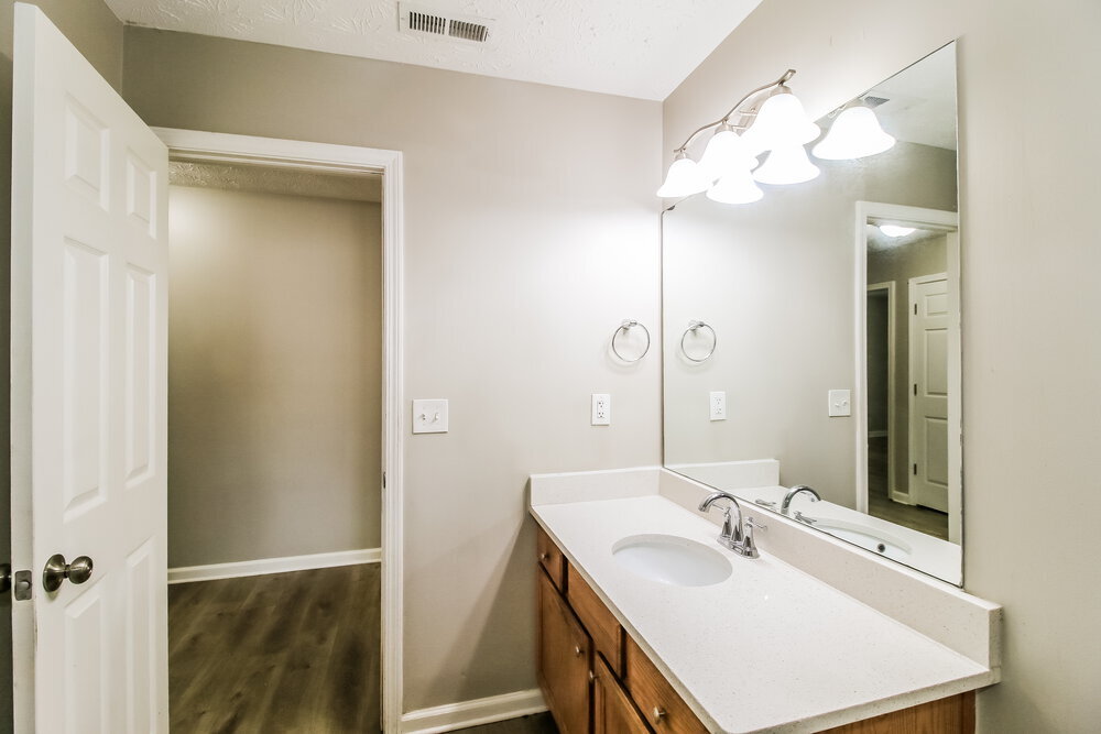 Building Photo - 216 Rivergate Ct