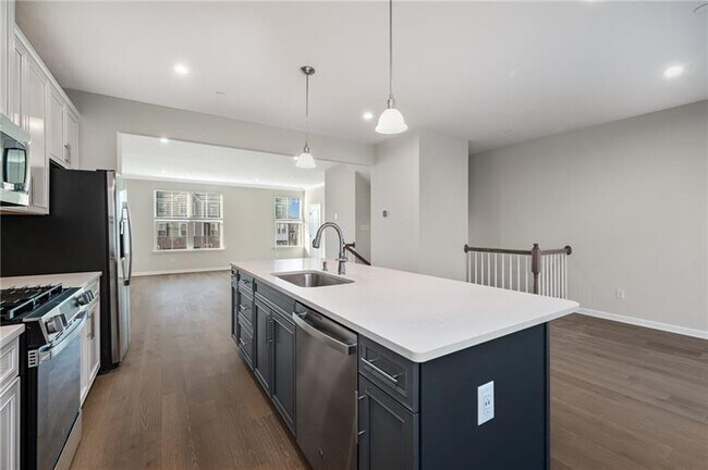 Building Photo - 204 Scenic Dr